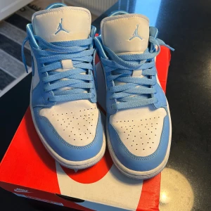 Jordan 1 low unc - Jordan 1 low unc använda några gånger men ser bra ut fortfarande pris kan diskuteras.