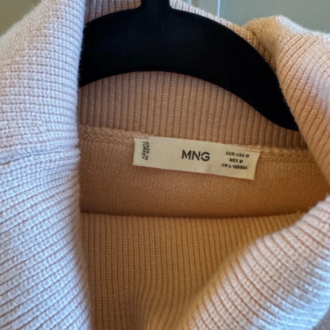 Ljusrosa polotröja med fickor - 4