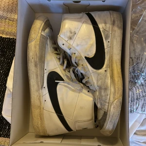 Nike blazer skor - Inget fel på dom, bara smutsiga. Storlek 45.