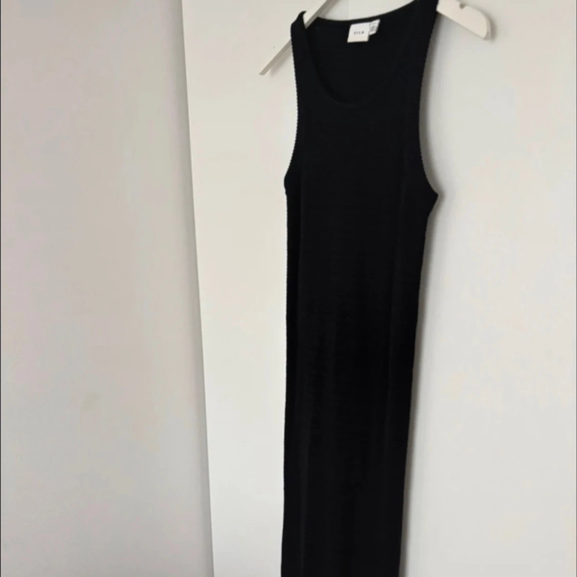 Svart lång stickad klänning från Vila