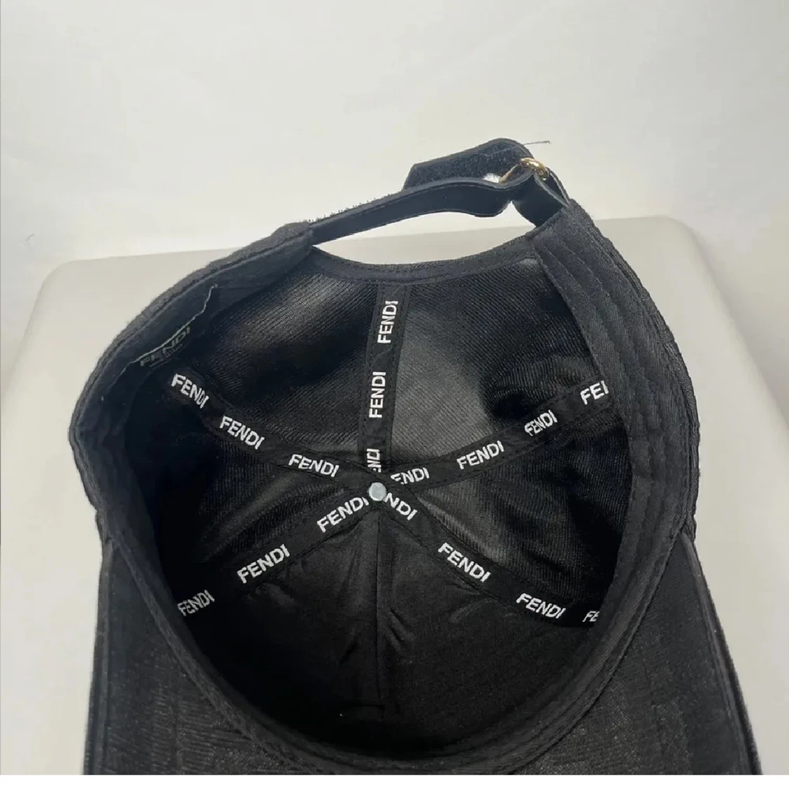 Svart Fendi keps med FF-mönster - 2