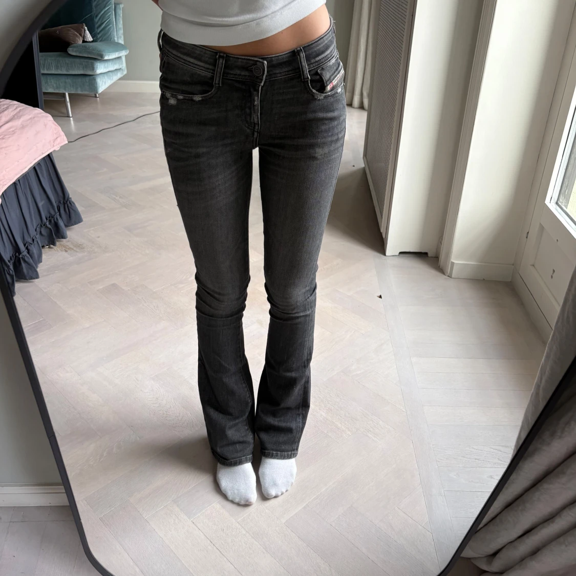 Grå bootcut jeans från Diesel - 1