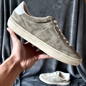 Golden goose soul-star skor - Golden goose soul-star skor | originalstorlek: 45, fråga om innermått vid osäkerhet | ingår: endast skorna | fraktar spårbarhet eller möts upp i Täby📍