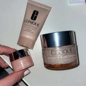 Clinique Moisture Surge set - Moisture Surge Intense 72H kräm, Moisture Surge Overnight Mask och All About Eyes ögonkräm. 