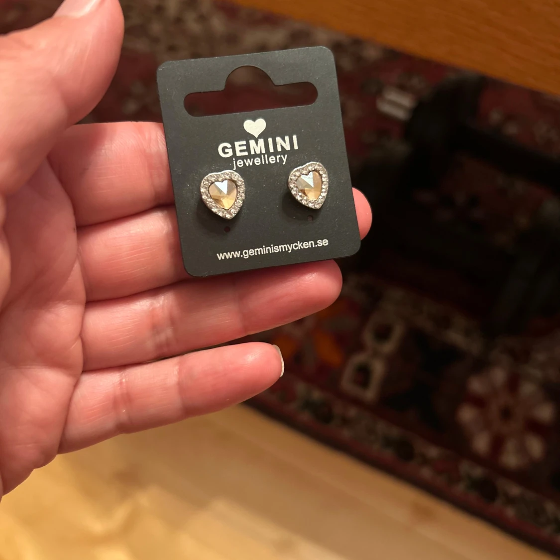 Hjärtformade örhängen från Gemini