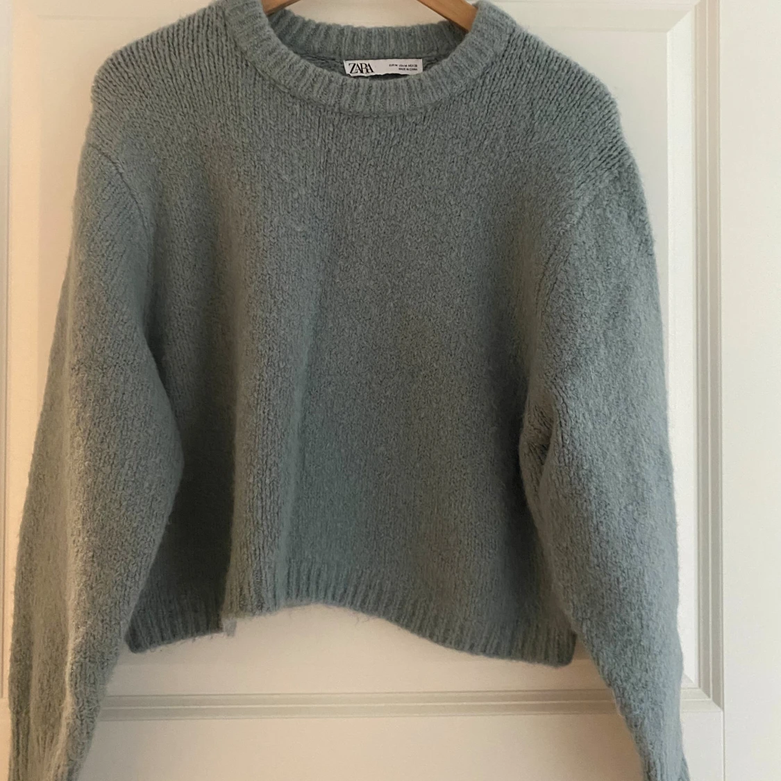 Ljusgrå stickad tröja från Zara - 2