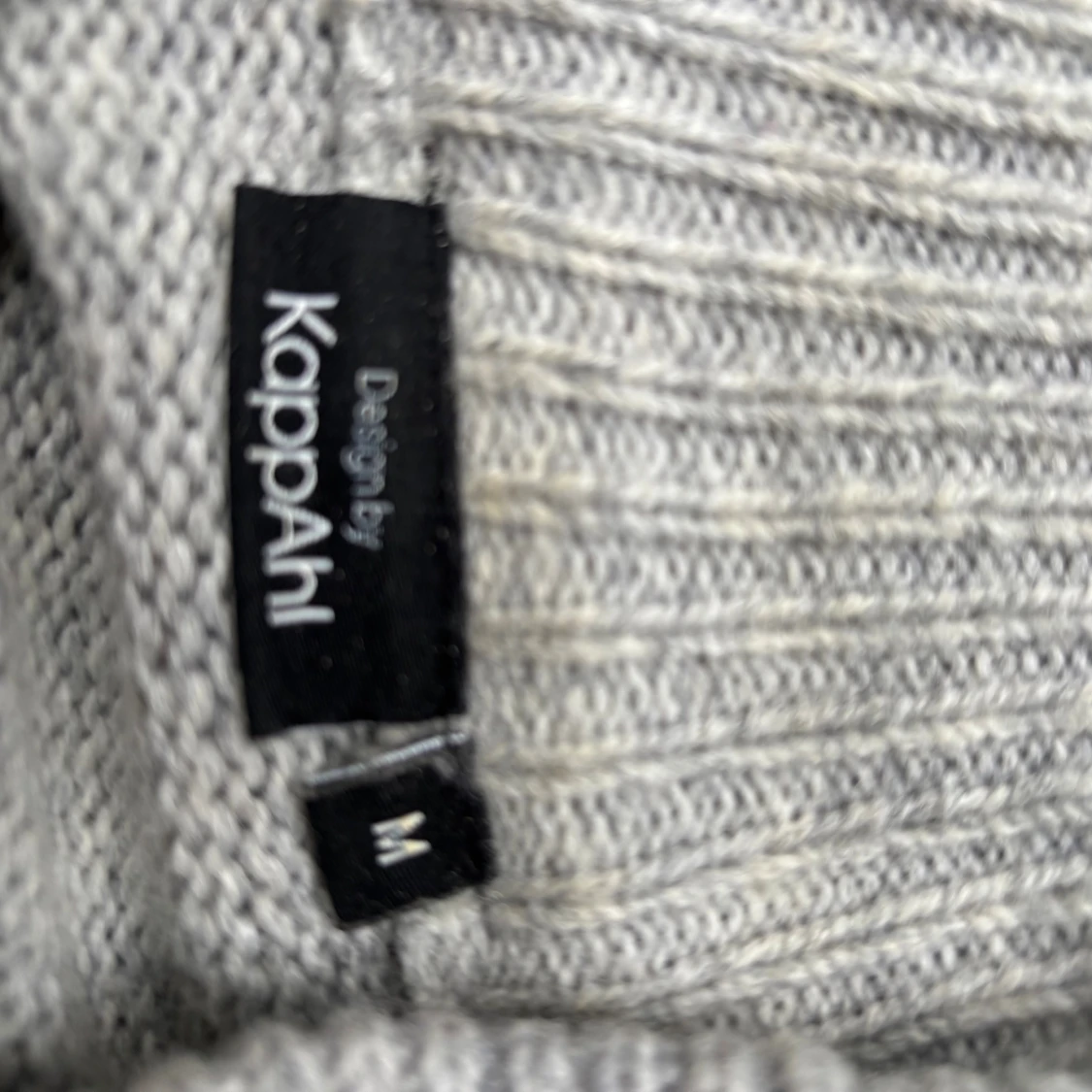 Grå stickad tröja från KappAhl - 2