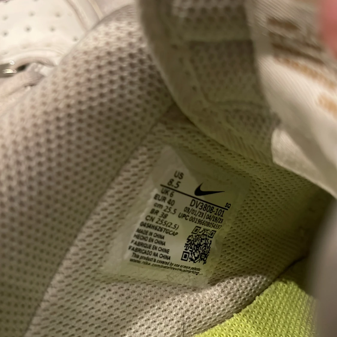 Nike Air Force 1 vit/grön strl 40 - 3