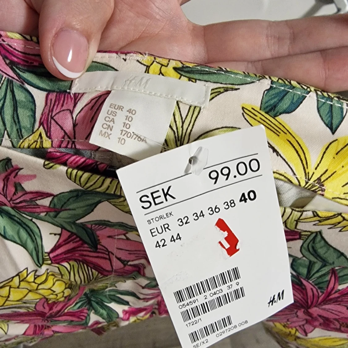 Blommiga shorts från H&M, strl 40 - 2