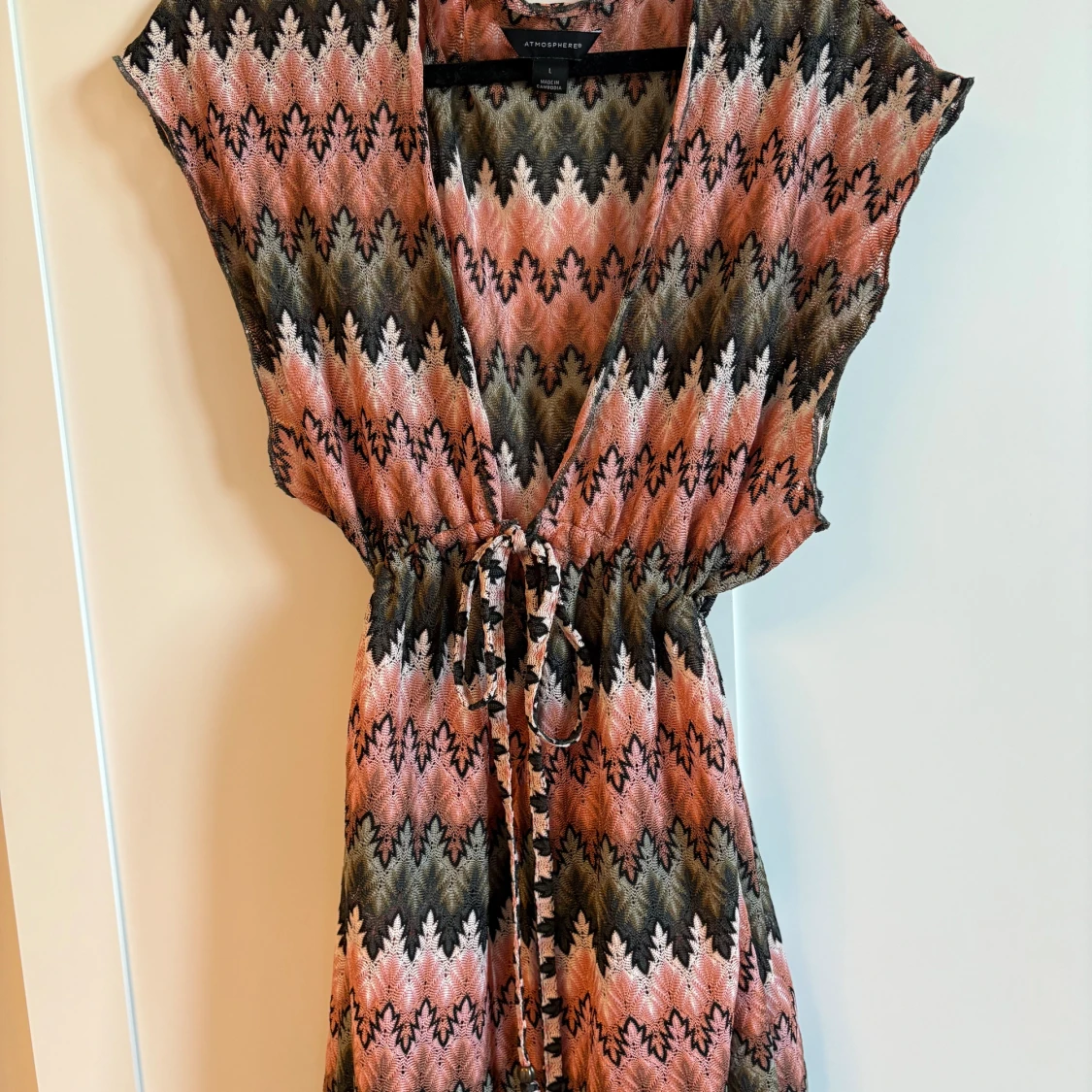 Mönstrad kortklänning från Atmosphere