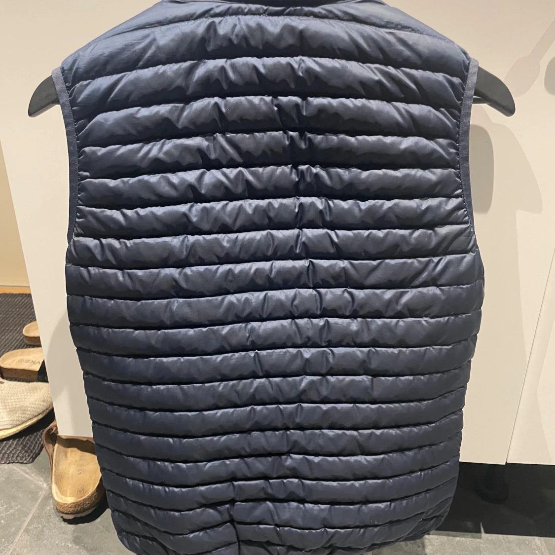 Mörkblå dunväst från Colmar - 1