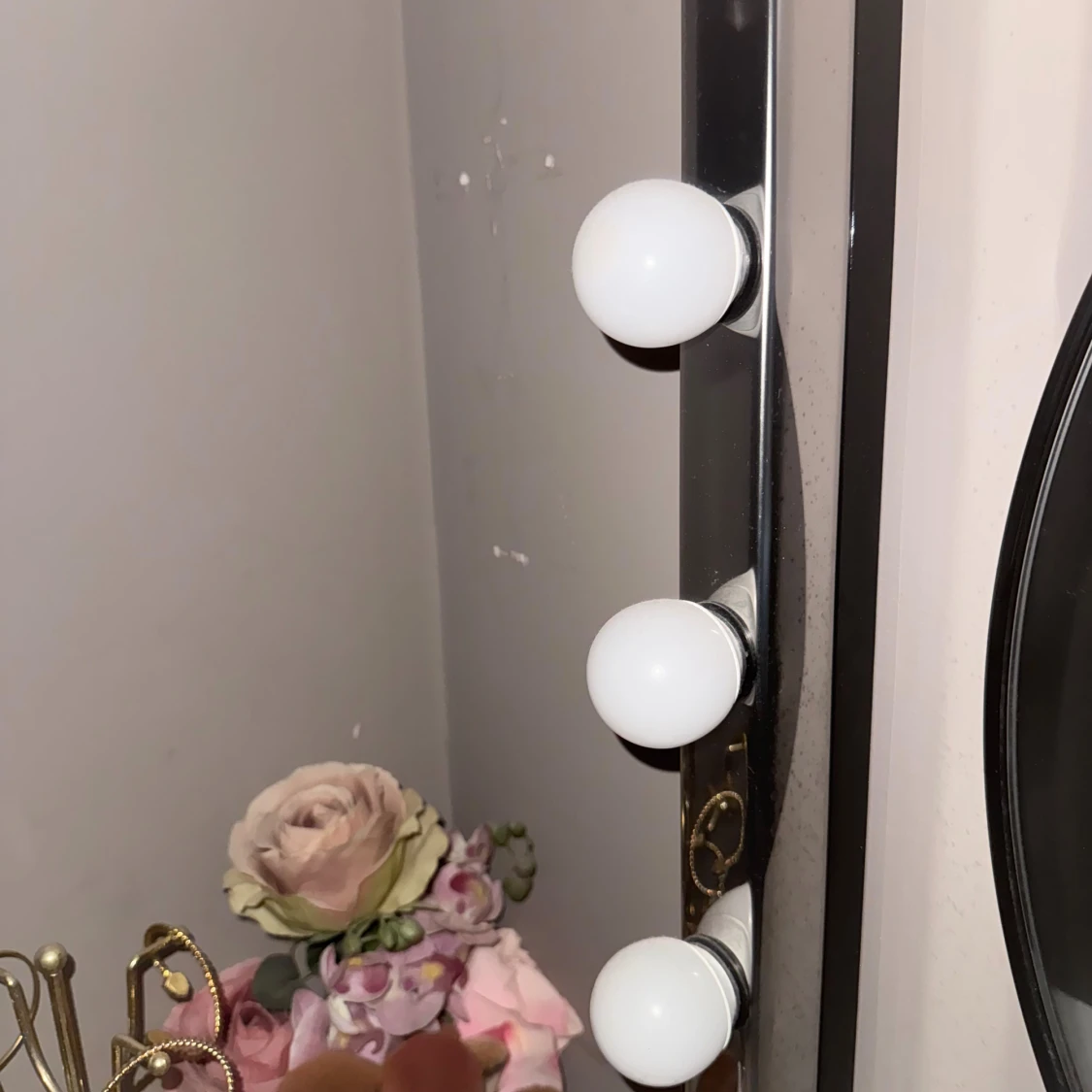 2 st vägglampor  - 1