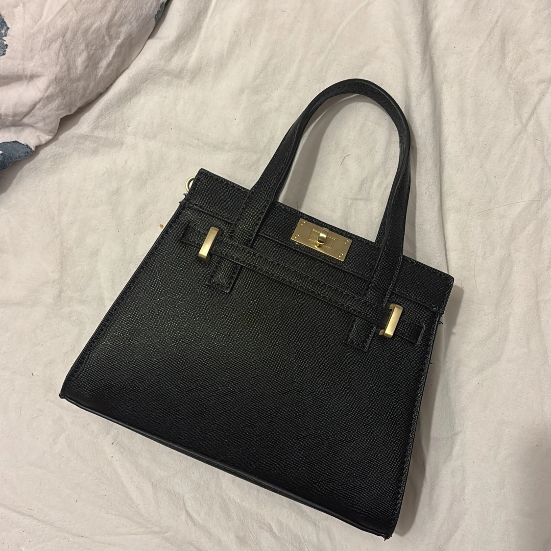 Svart handväska från Bershka