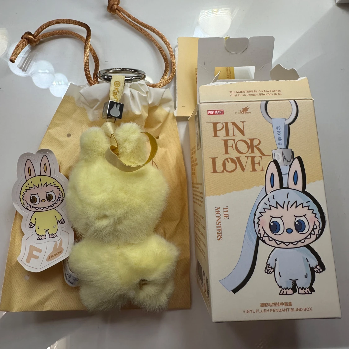 F pin for love labubu  - 1