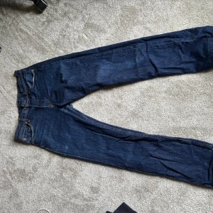 Levis 501 - Mörkblå Levis 501 30x32 i mycket bra skick