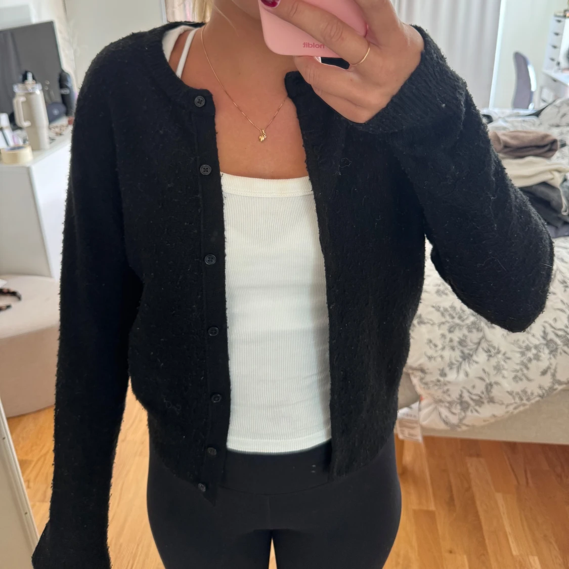 Svart kofta med knappar - 1