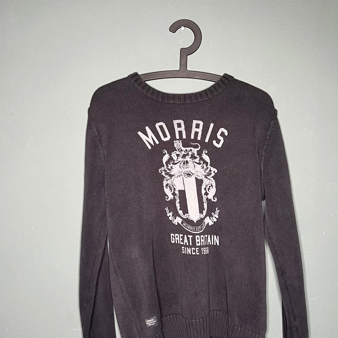 Mörkgrå stickad tröja från Morris