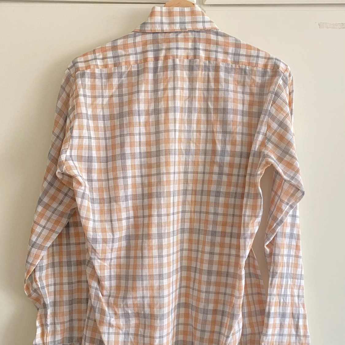 Rutig skjorta i orange och beige - 1