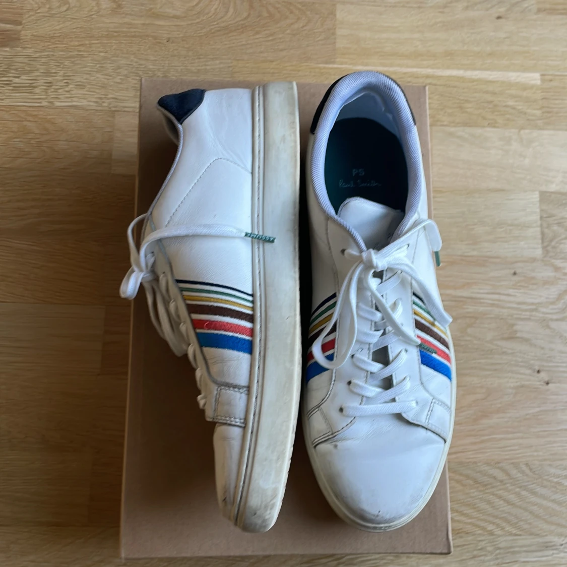 Vita sneakers från Paul Smith med ränder - 1