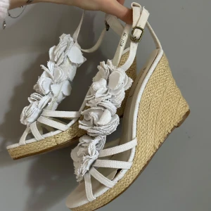 Söta kilklackar - Säljer dessa ursöta kilklackarna💕💕