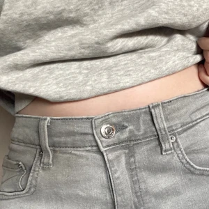 Grå bootcut jeans  - Knappt använda, bra skick. Kan disskutera pris.