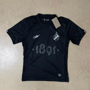 AIK Special  - Säljer denna snygga Aik tröjan för endast 299kr! Skric till vid funderingar!