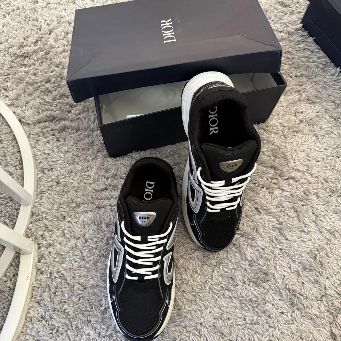 Svarta Dior sneakers med vit sula