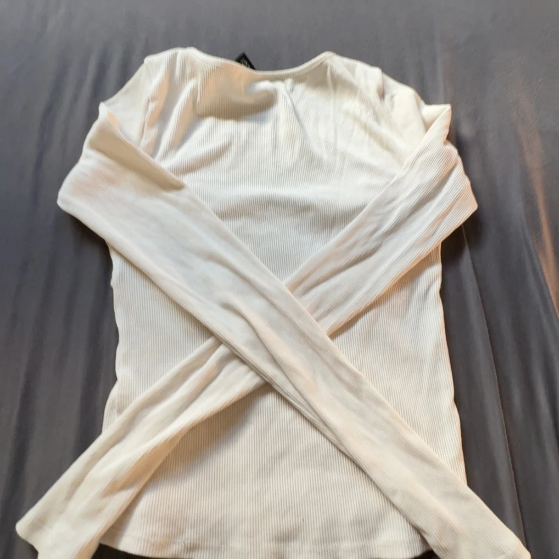 Vit ribbad långärmad topp Divided - 1