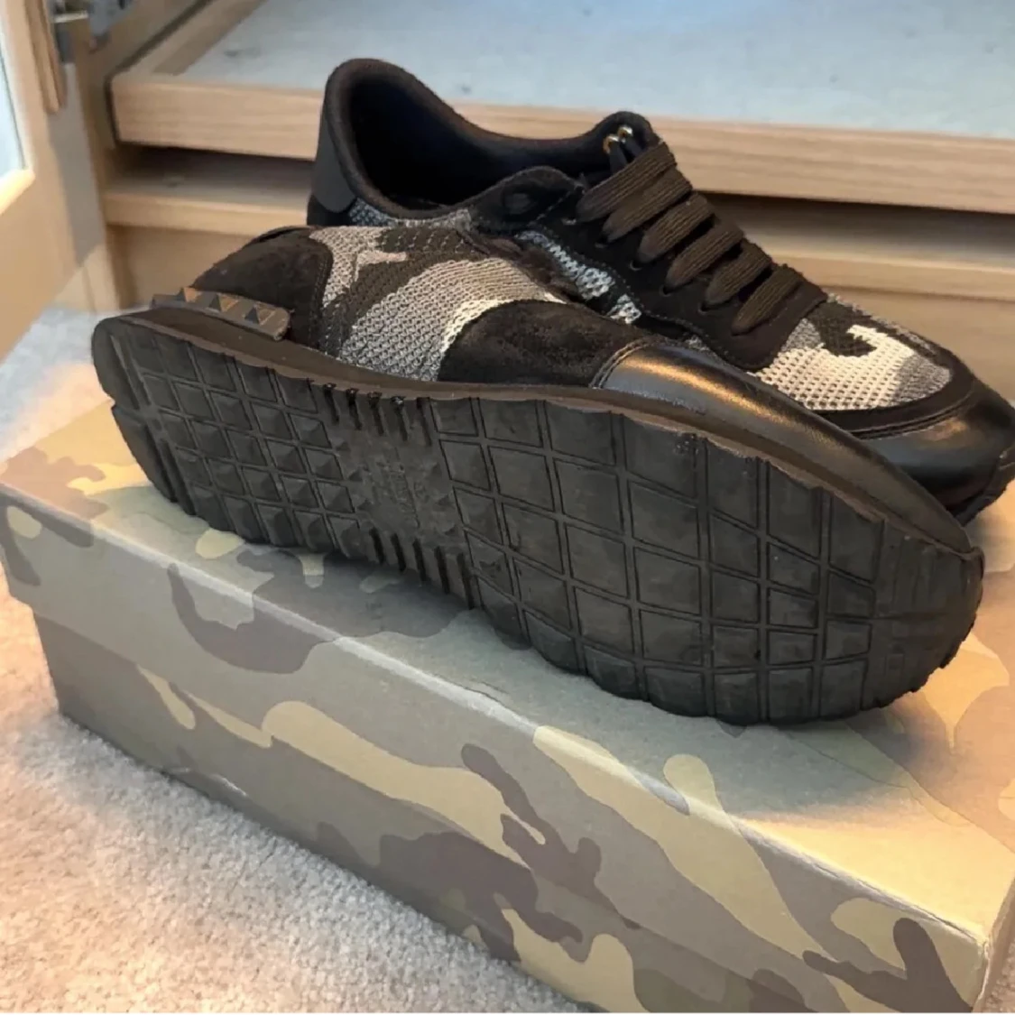 Valentino Rockrunner sneakers camo svart/grå - 2