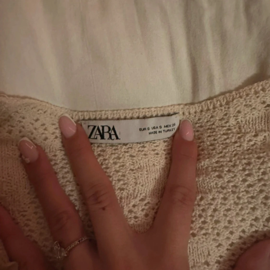 Beige spetsblus från Zara - 1