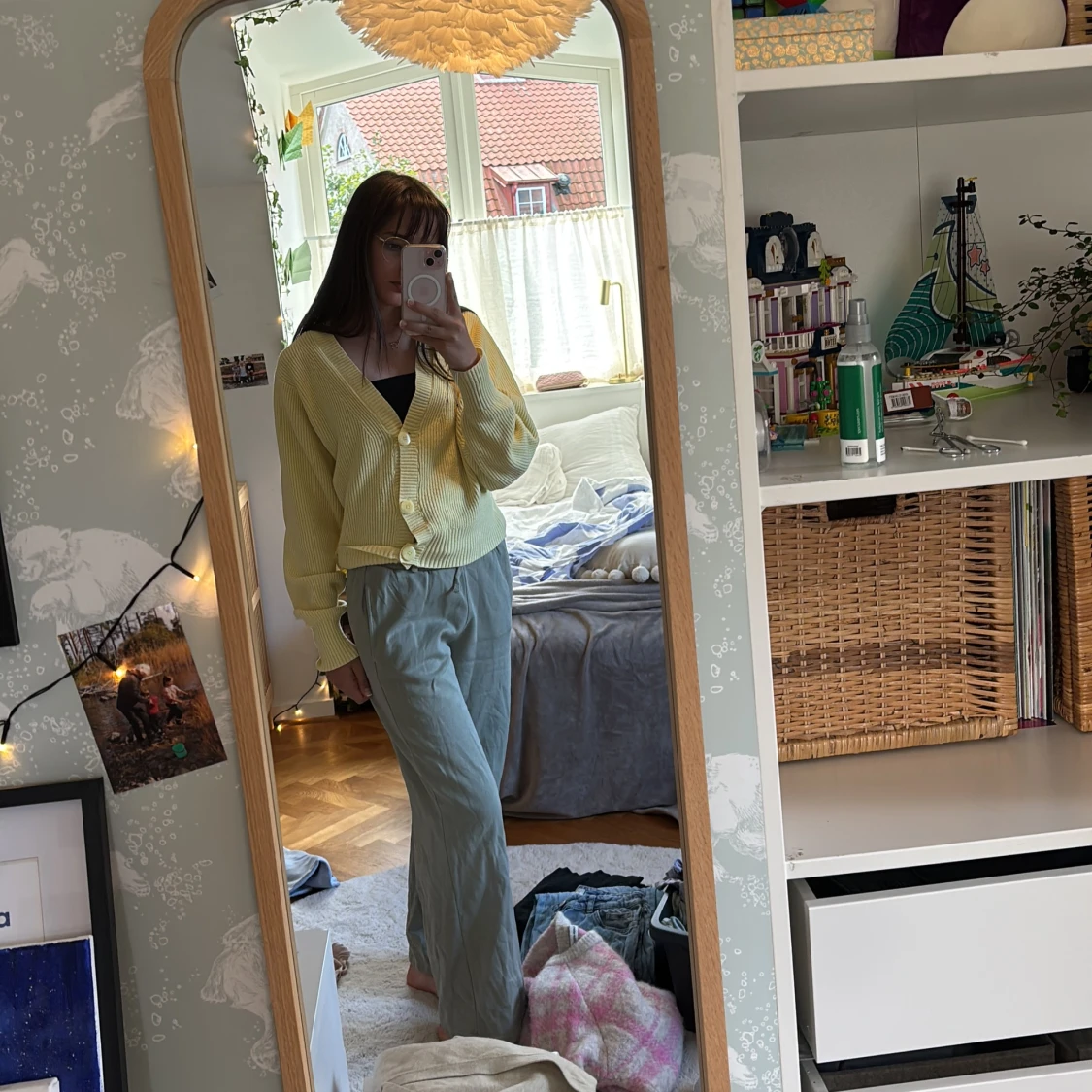 Ljusgröna mjukisbyxor från Lindex - 1