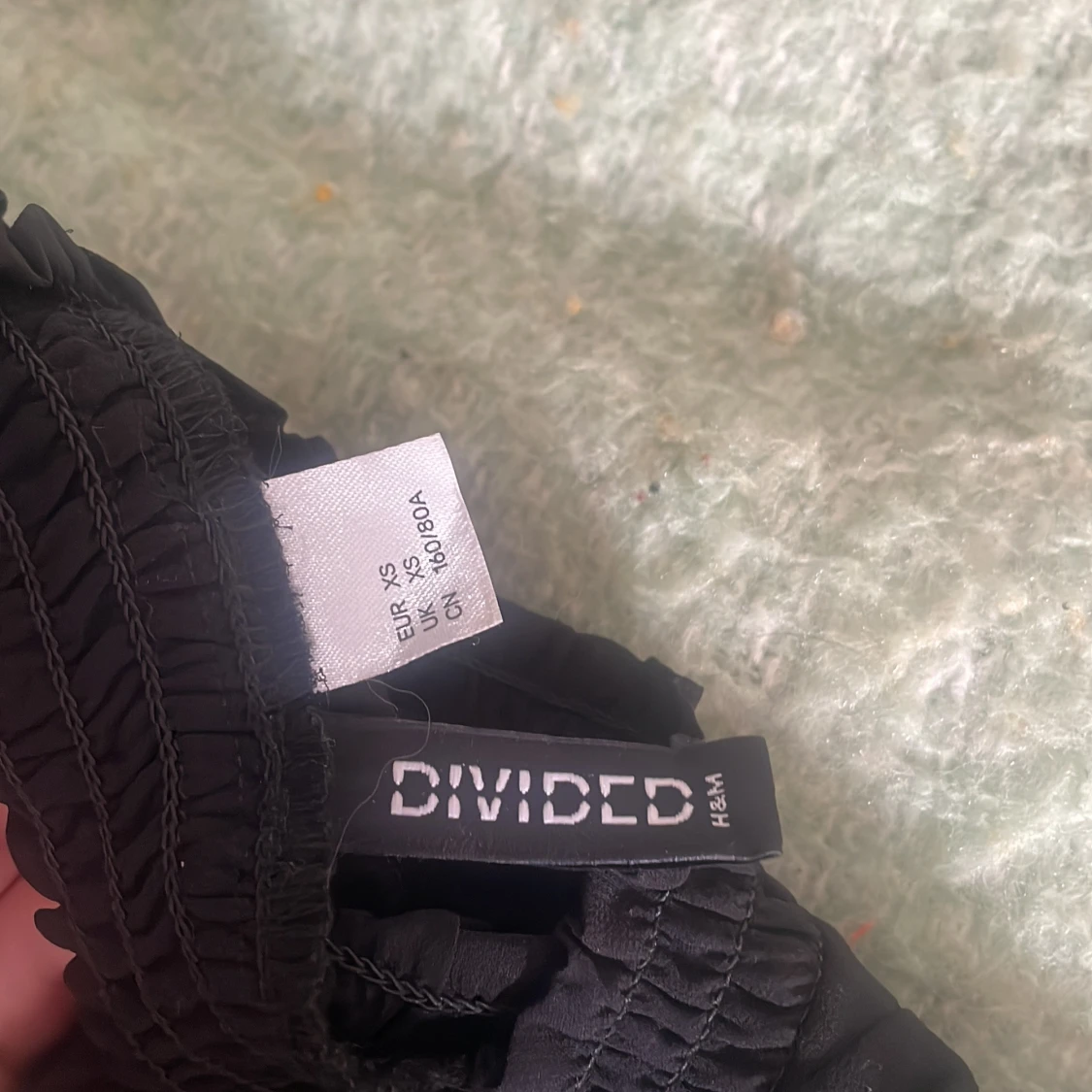 Svart smockad blus från H&M Divided - 2