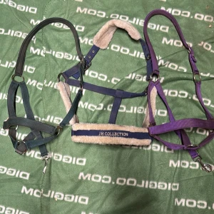 3st Grimma  - 3st grimmor bra skick, en marinblå fluff grimma från JH och en grön och en lila grimma (inget märke) alla i storlek COB. 500 för alla, 100 kr st för gröna och lila och 300 kr för fluffgrimman