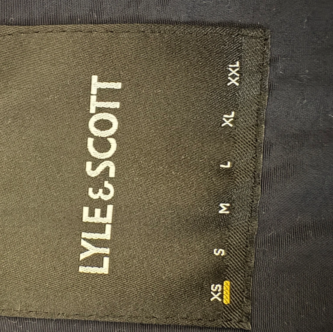 Mörkblå vindjacka från Lyle & Scott XS - 3