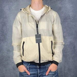 Woolrich Windbreaker - Skick: 9/10, inga defekter. | Ingår: Bara jackan. | Nypris: +- 4000 SEK. | Mer hittar du på www.thegrandcloset.com.