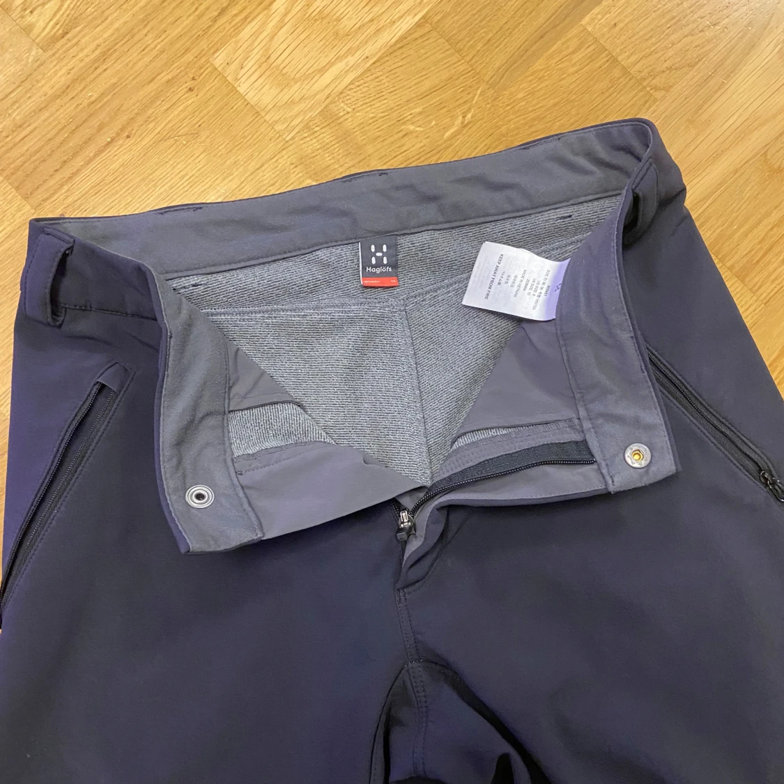 Svarta täckbyxor från Haglöfs - 2