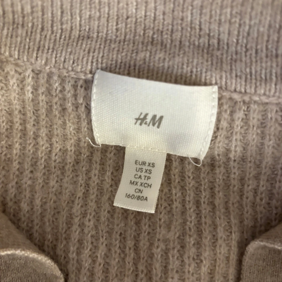 Beige stickad tröja med krage H&M - 1