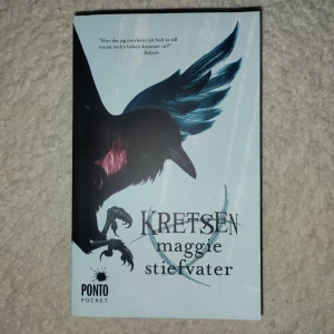Kretsen - Maggie stiefvater  - Aldrig läst. Pocketbok