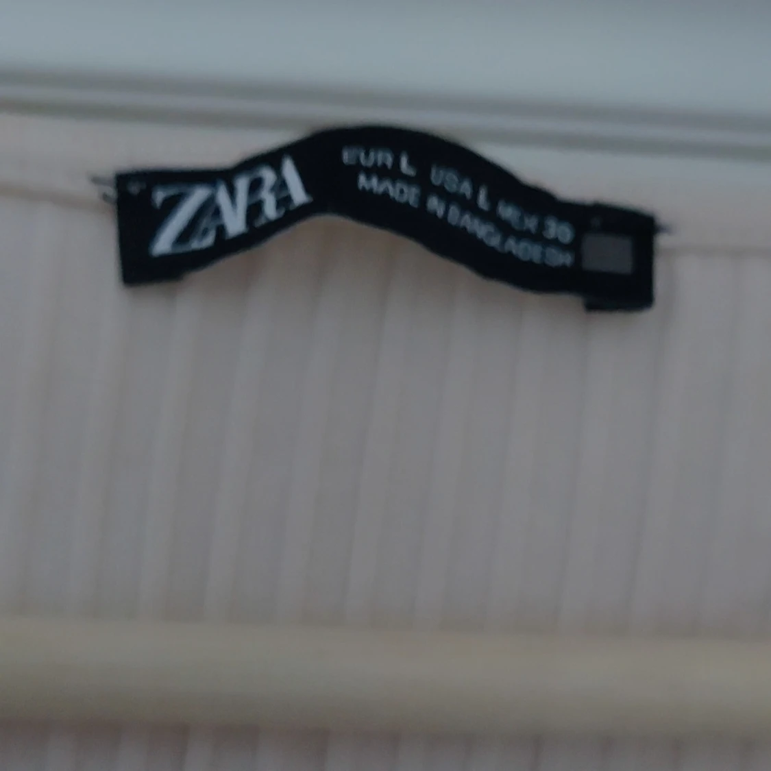 Beige ribbad långärmad topp från Zara - 2