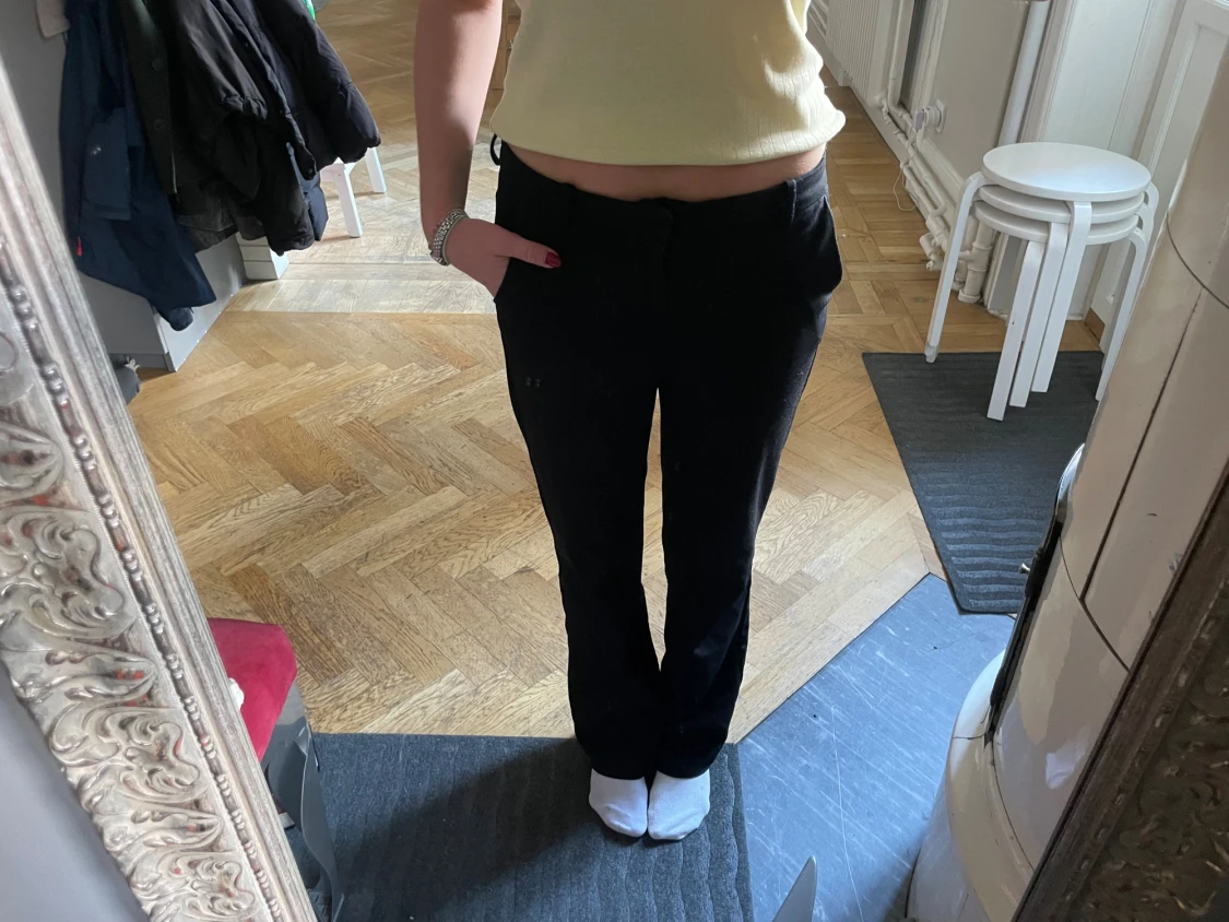 Svarta kostymbyxor med rak passform