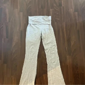 Yogapants - Grå Yogapants från Gina i Xs💕Använd väldigt få gånger!☺️