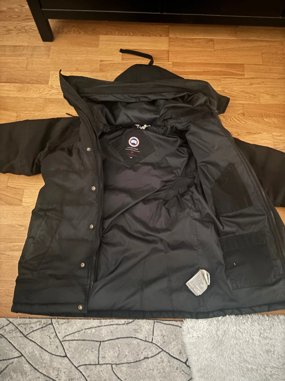 Svart dunjacka från Canada Goose L