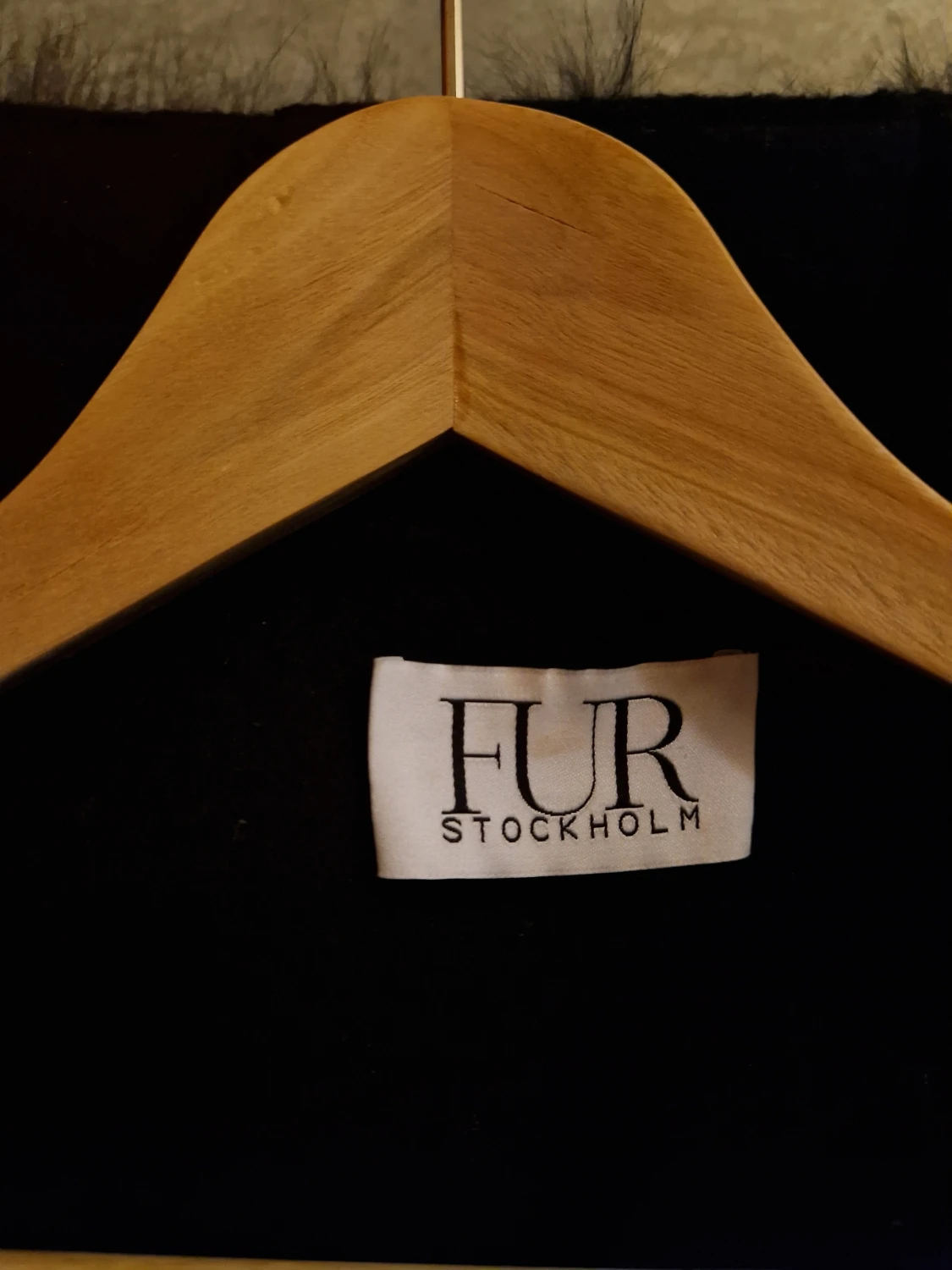 Svart pälsjacka från FUR Stockholm - 2
