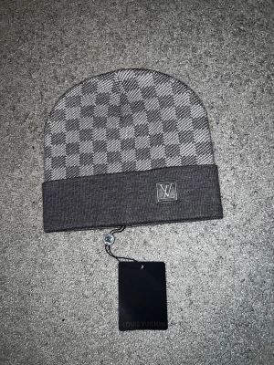 Mössa  - För mer frågor/bilder kom dm 