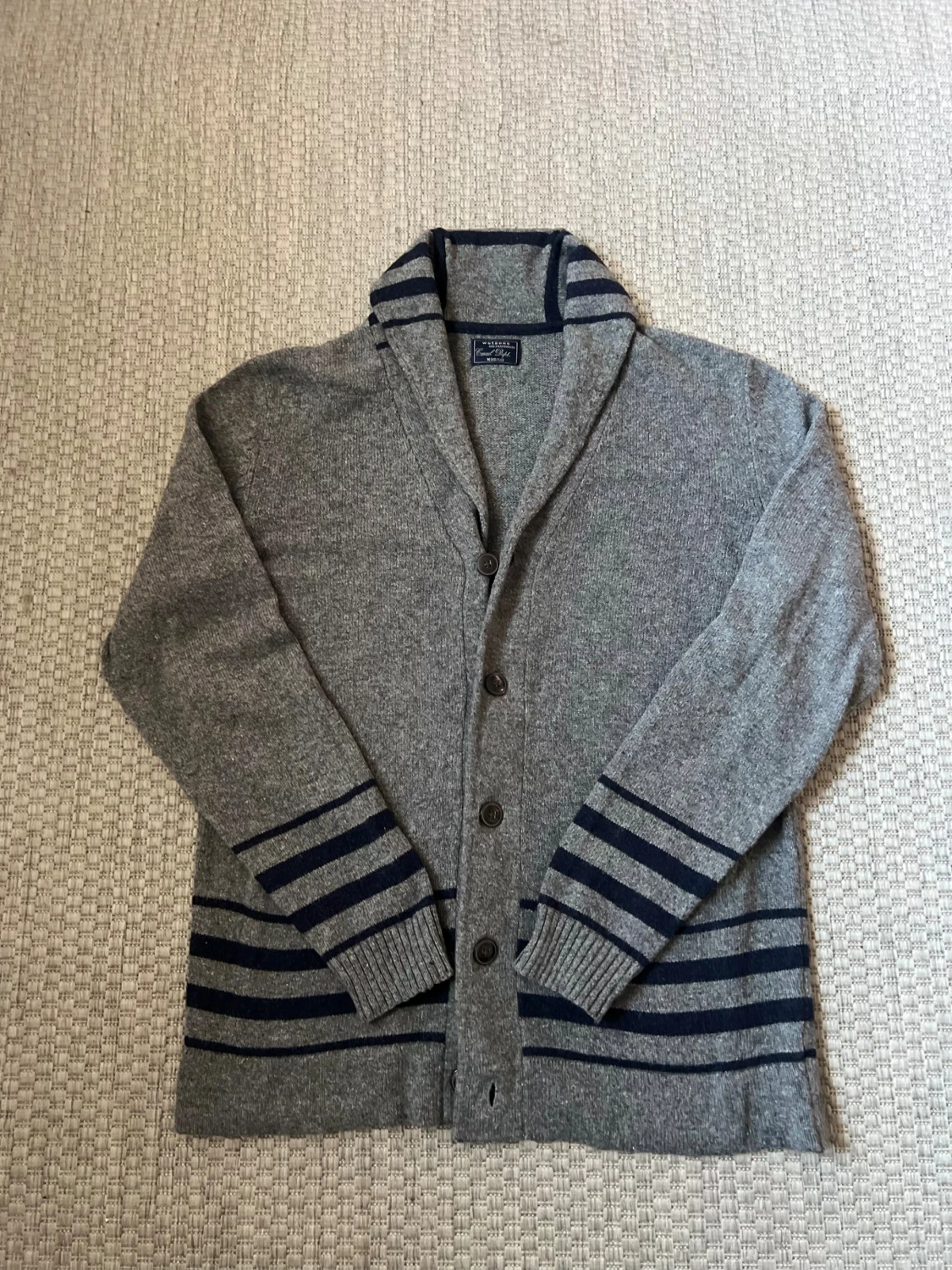 Grå kofta med marinblå ränder - 1