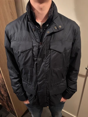 Ralph Lauren fieldjacka - Nyskick | Aldrig använd | riktigt fräsch | perfekt ny till vintern | stilren | sköna fickor | !byte mot brun j.lindberg fieldjacka är intressant | priset är inte hugget i sten🙌🏇