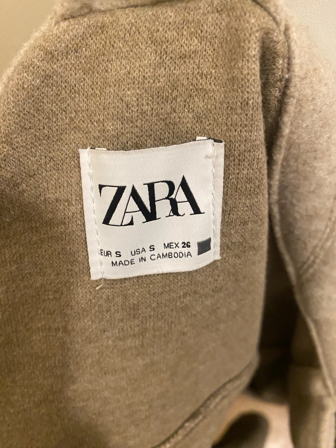 Beige overshirt från Zara med bälte - 3