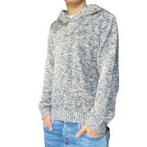 Stickad hoodie från Tom Tailor - Riktigt fet stickad hoodie från Tom Tailor. Storlek M passar mer S. Väldigt bra skick. Modellen är 173cm, 64kg. Pris kan diskuteras!
