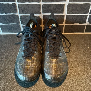  Nike Mercurial vapor 14 Elite - Säljer ett par svarta Nike Mercurial 14 Elite, Bra skick✅ Sliten dubb✅ Elite✅FG✅