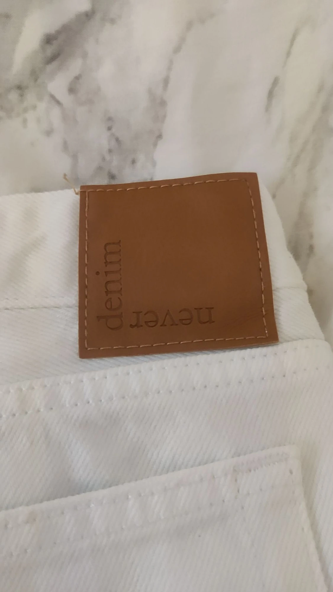 Vita straight jeans från Never Denim - 2